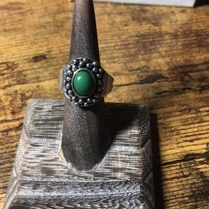 NEW Paparazzi silver and green fashion ring
